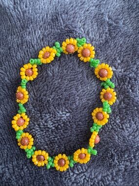 Handmade Beaded Sunflower Bracelet - Yellow & Green